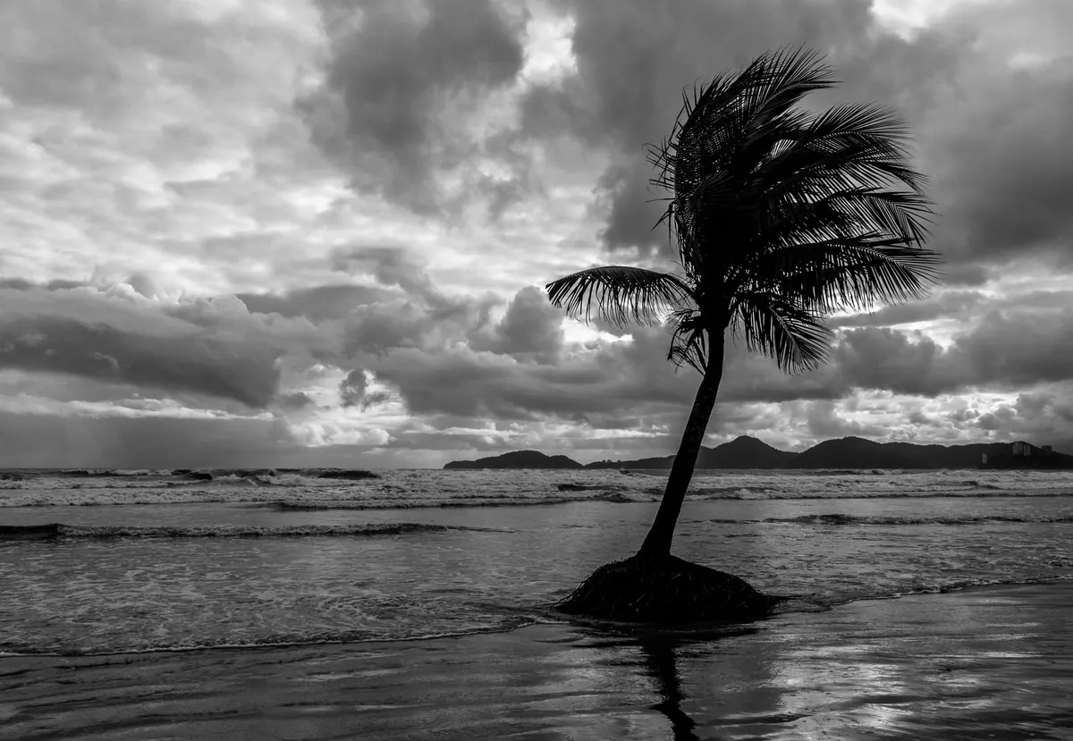 Reading UK Wind, Tides and Weather for Kiteboarding: A Simple Explainer